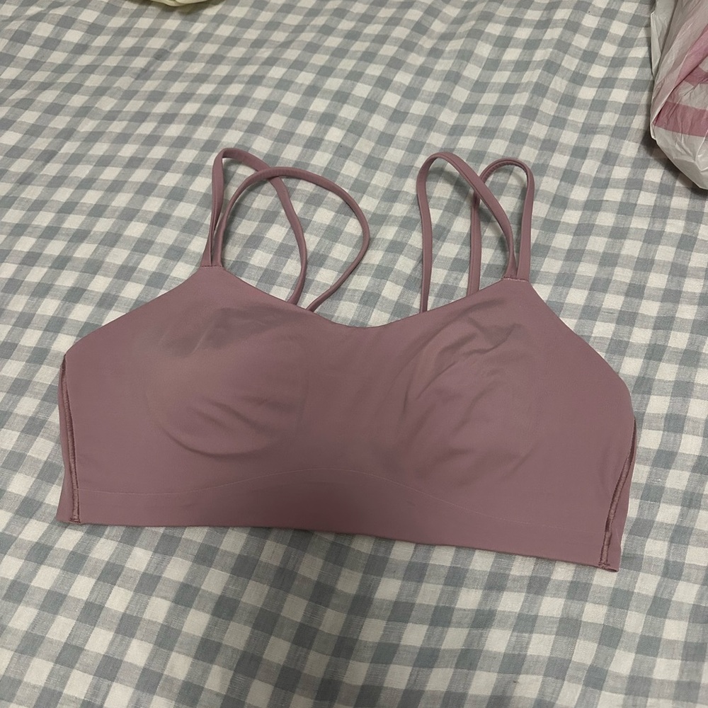 Lululemon like a cloud bra